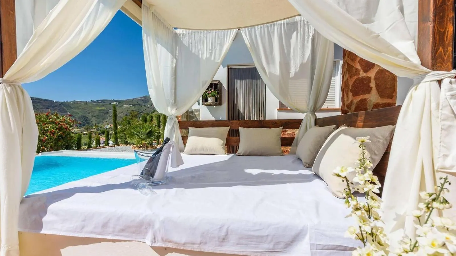 Villa Las Palmeras De Torrox By Ruralidays 0*,